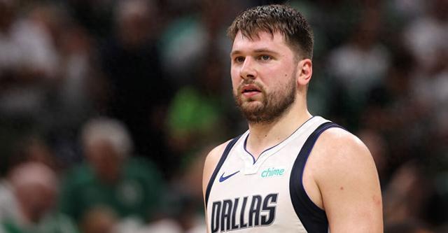 曼联渴望重返欧冠赛场 今夏计划用霍伊伦+钱交换奥斯梅恩.